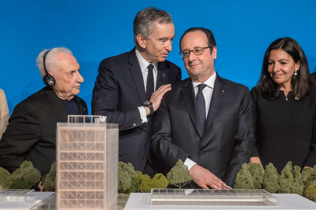 Paris, France. 05th Sep, 2023. CEO of LVMH Holding Company, Antoine Arnault  and CEO of TAG Heuer, Frederic Arnault during a visit of the Restos du  Coeur charity organization headquarters in Paris