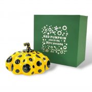 Yayoi-Kusama-Naoshima-Pumpkin-_Jaune-et-Noire_-L.Y.N.A.R.T-Store-5918581