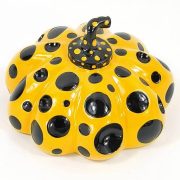 Yayoi-Kusama-Naoshima-Pumpkin-_Jaune-et-Noire_-L.Y.N.A.R.T-Store-5919010